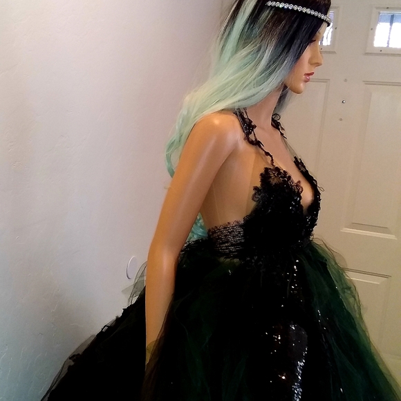 ESPERANZA Goth Black & Green Wedding Ballgown Set - Picture 8 of 14